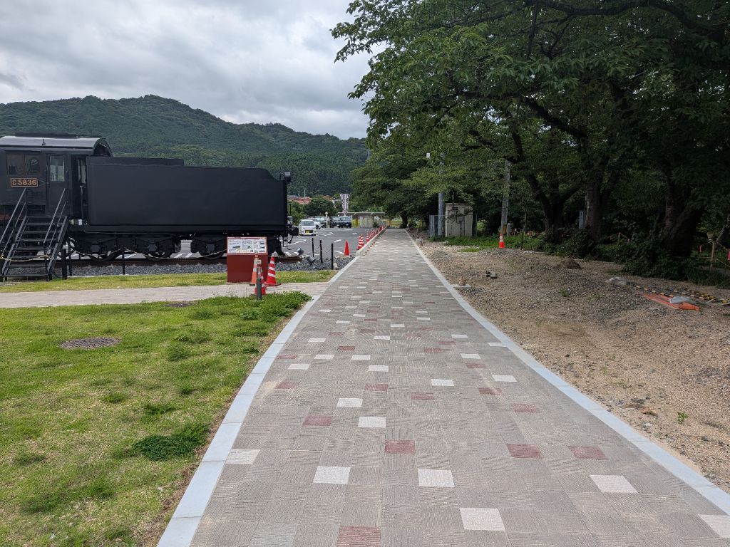 桜並木歩道整備R8