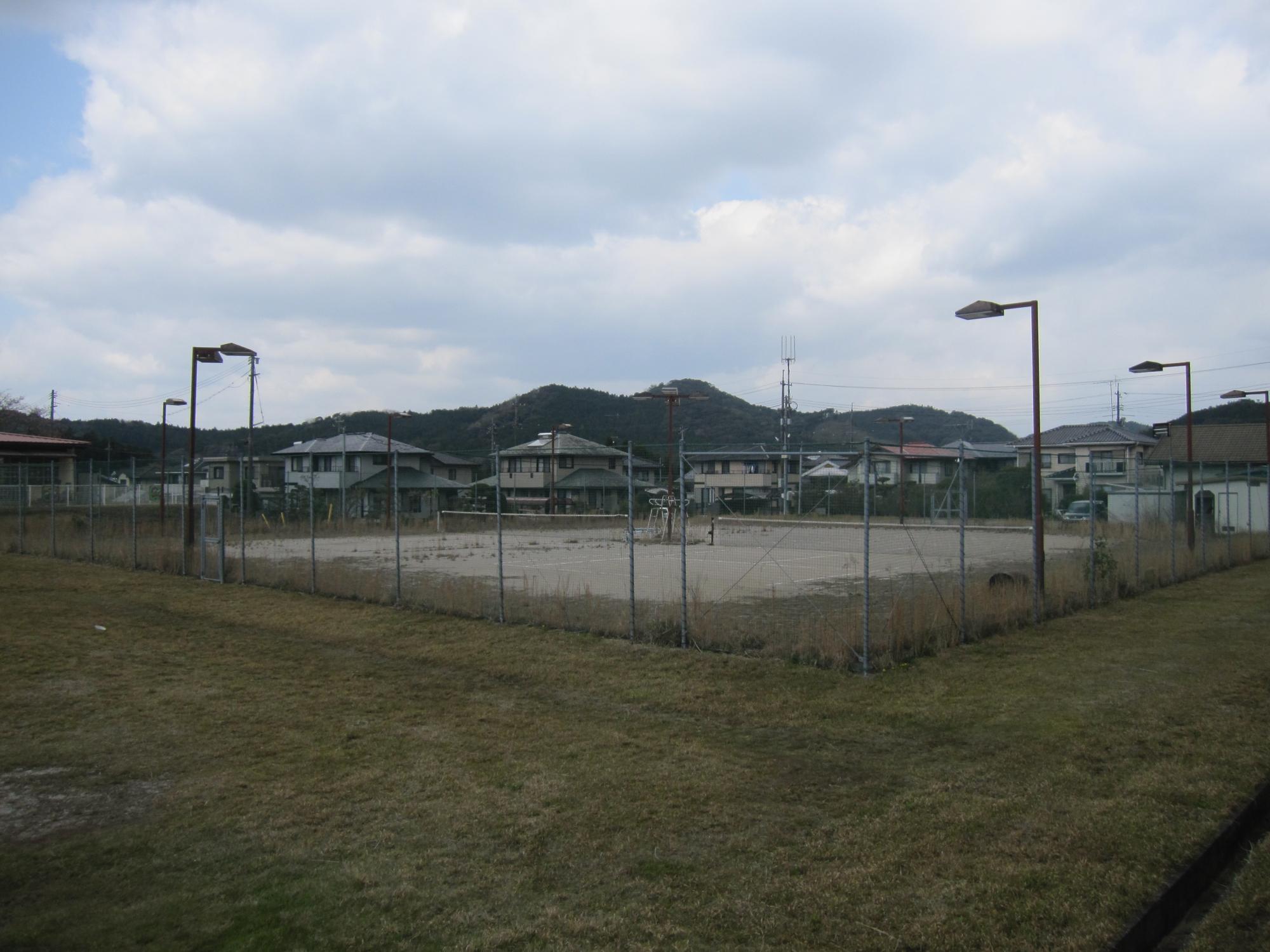 美祢市綾木テニス場