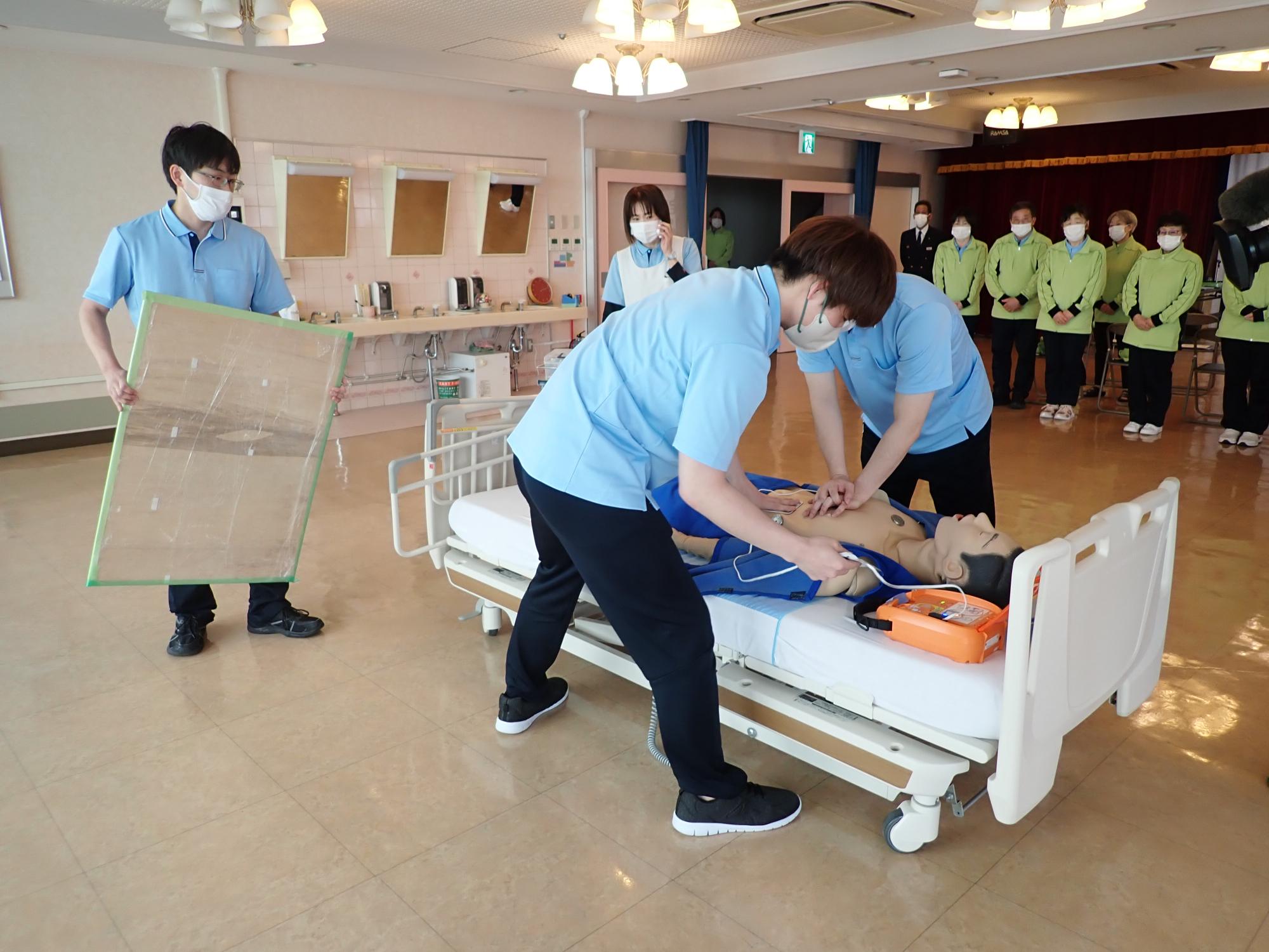 デモンストレーション