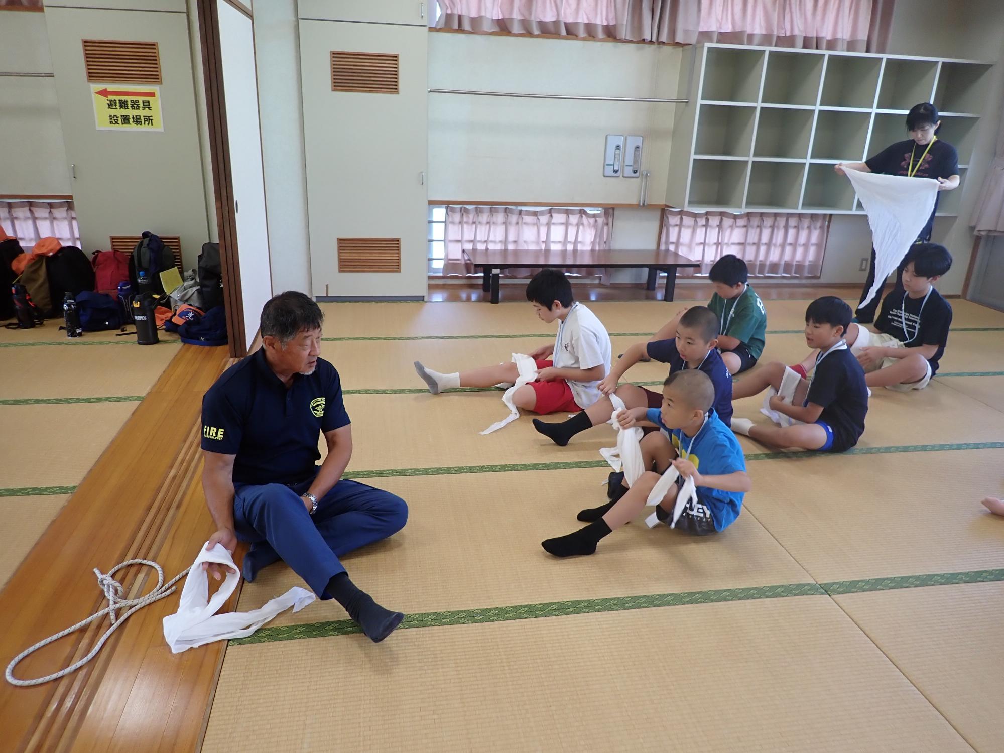 令和8年度少年消防クラブ員夏期研修三角巾法