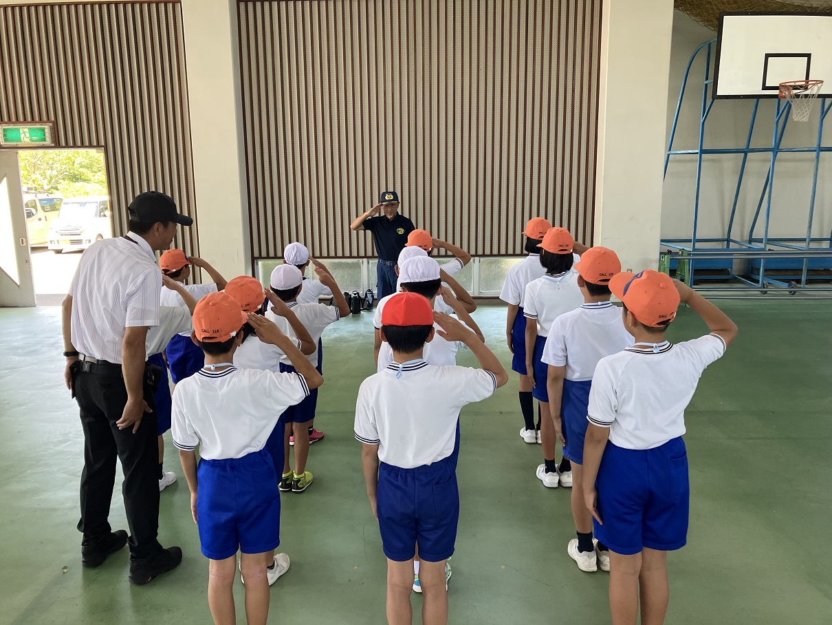 令和7年度少年消防クラブ員夏期研修訓練礼式