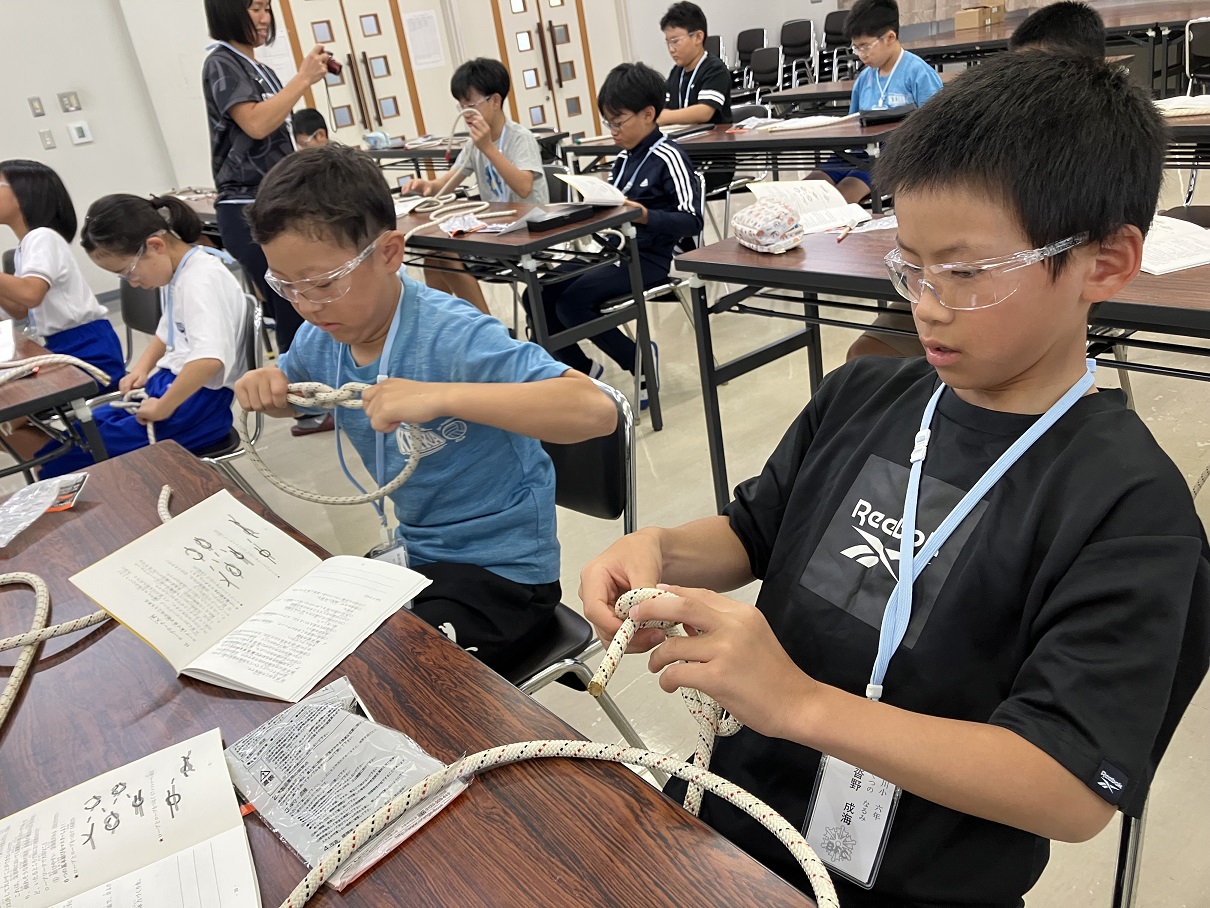 令和7年度少年消防クラブ員夏期研修ロープワーク