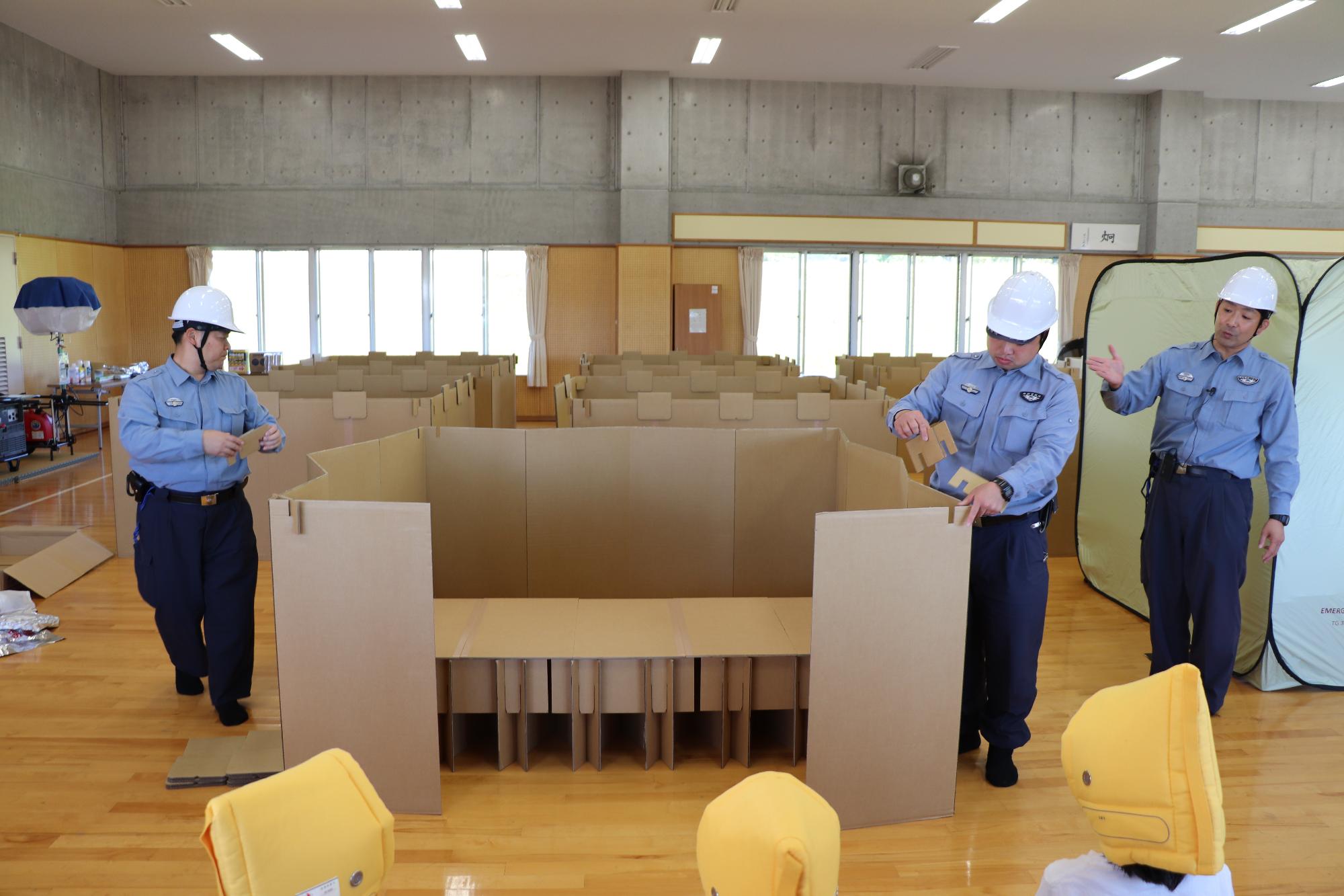 こども達に説明している様子