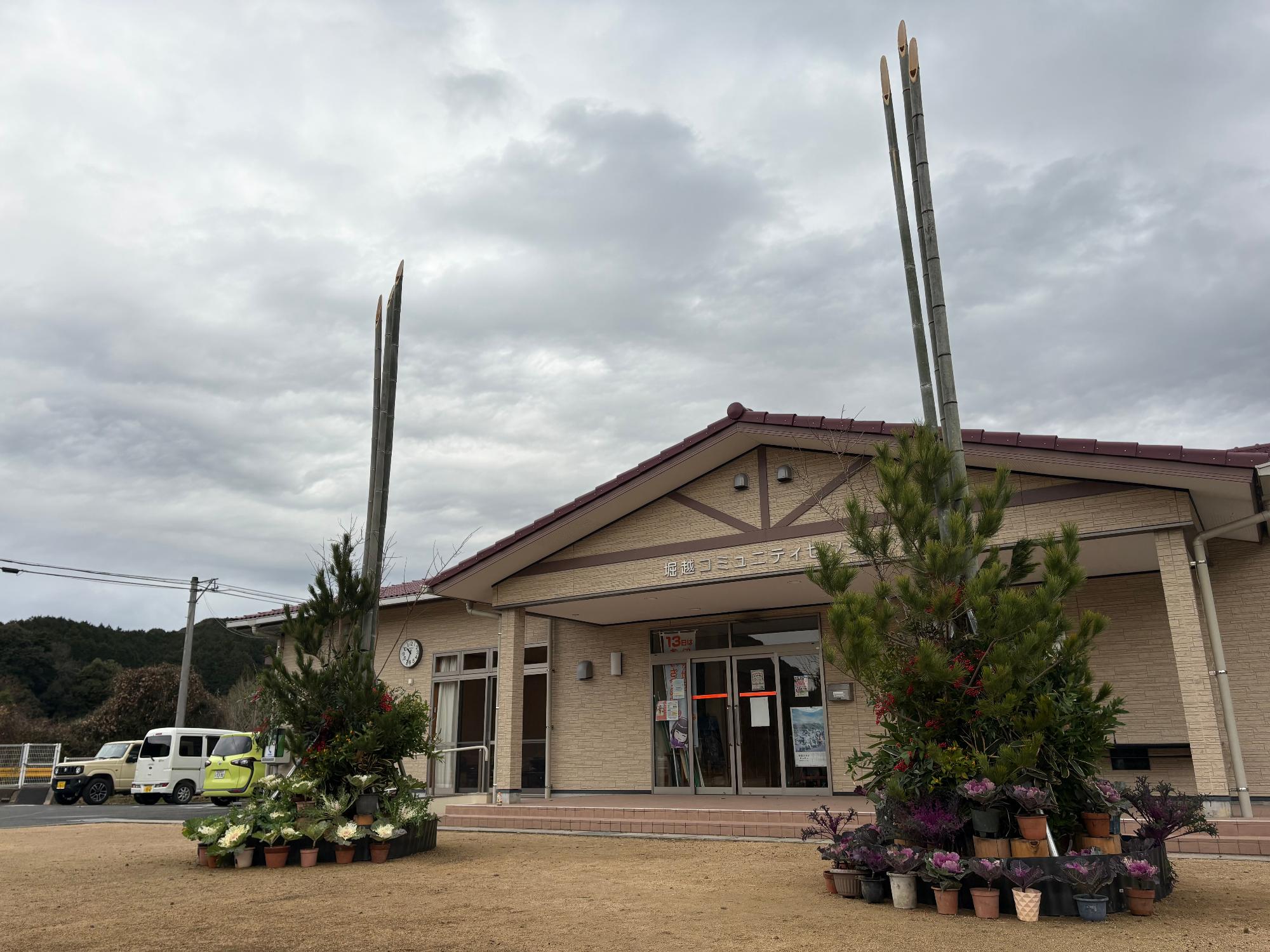 完成した巨大門松